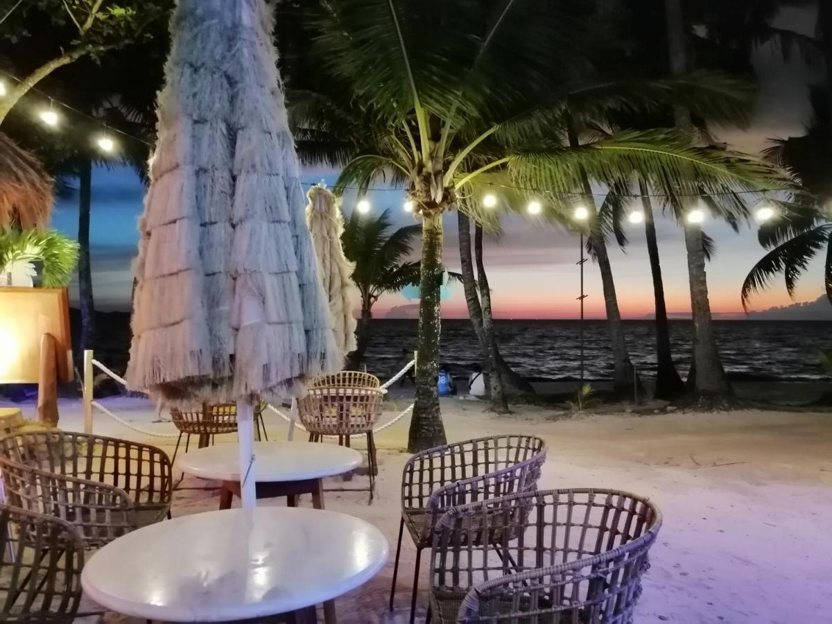 Casa Pilar Beach Resort Manoc-Manoc Esterno foto
