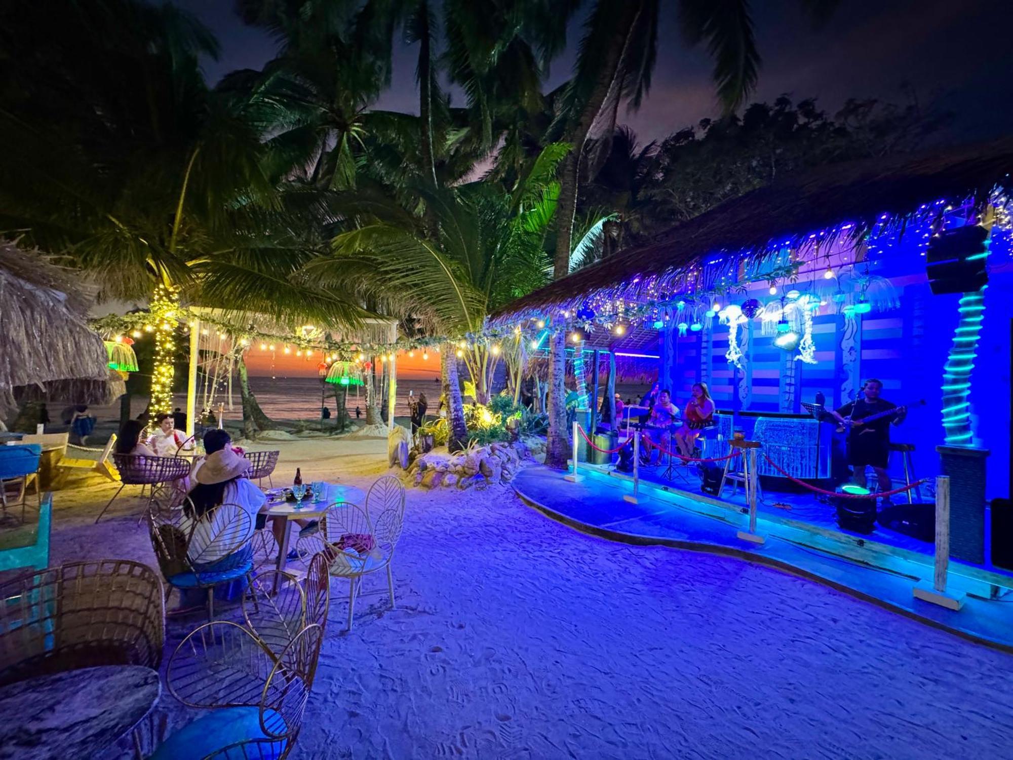 Casa Pilar Beach Resort Manoc-Manoc Esterno foto