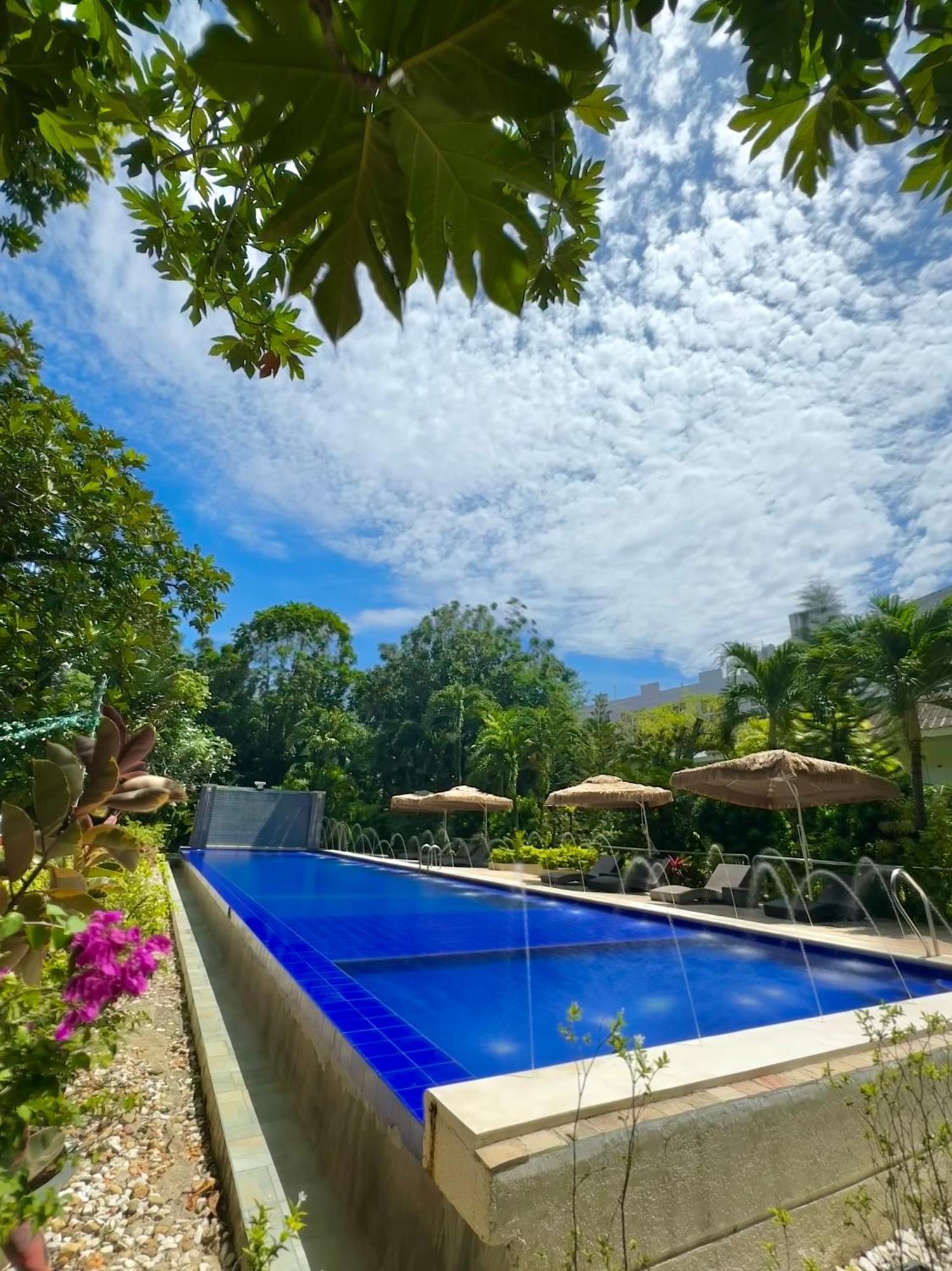 Casa Pilar Beach Resort Manoc-Manoc Esterno foto