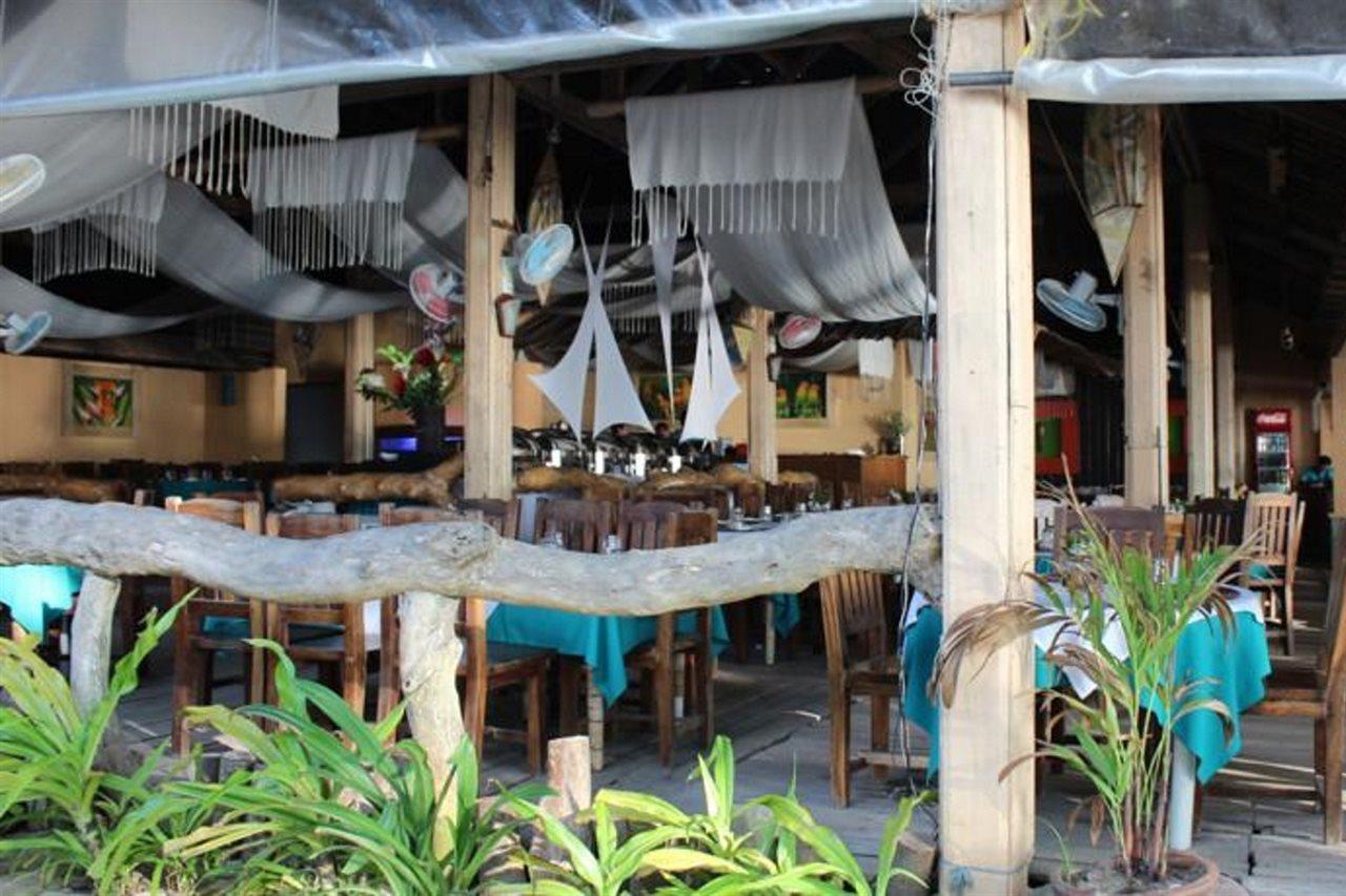 Casa Pilar Beach Resort Manoc-Manoc Esterno foto